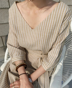 Colorfaith New 2020 Summer Women Dress Loose Lace Up Casual V-neck Half Sleeve Striped Split Cotton and Linen Long Dress DR6025